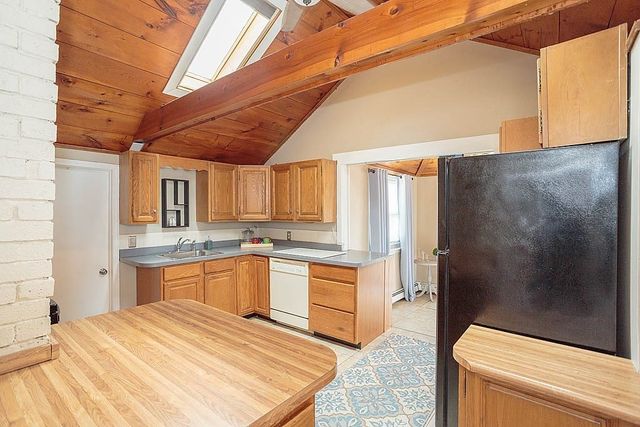 24 Laurel Ave, Wilmington, MA 01887