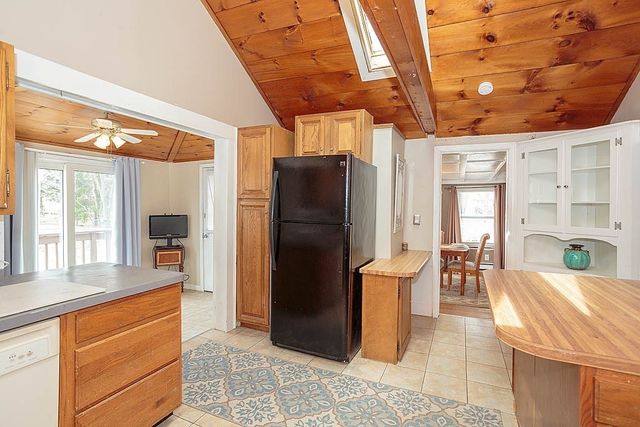 24 Laurel Ave, Wilmington, MA 01887