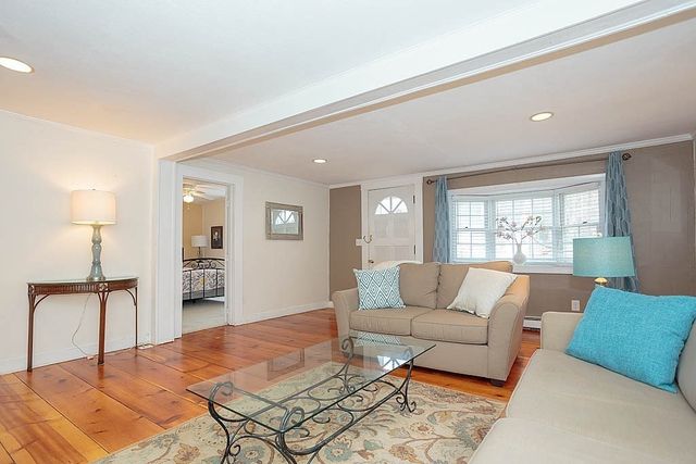 24 Laurel Ave, Wilmington, MA 01887