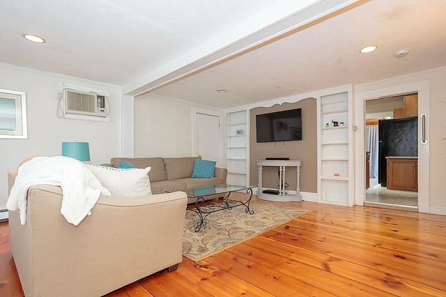 24 Laurel Ave, Wilmington, MA 01887