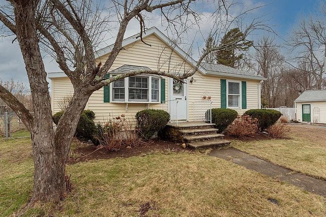 24 Laurel Ave, Wilmington, MA 01887