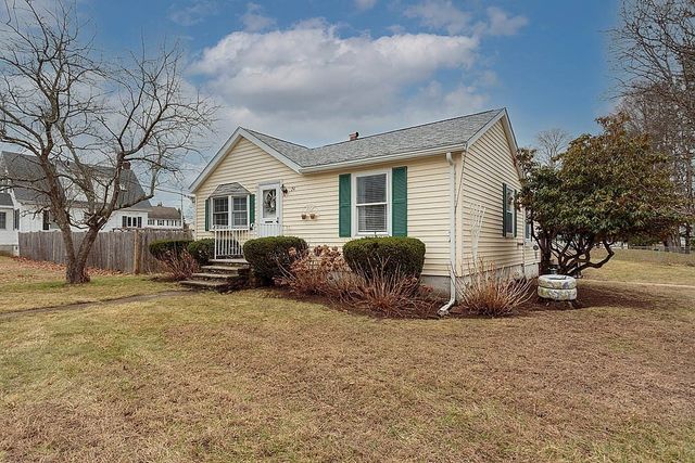 24 Laurel Ave, Wilmington, MA 01887