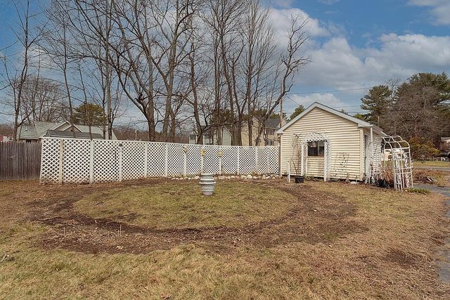 24 Laurel Ave, Wilmington, MA 01887