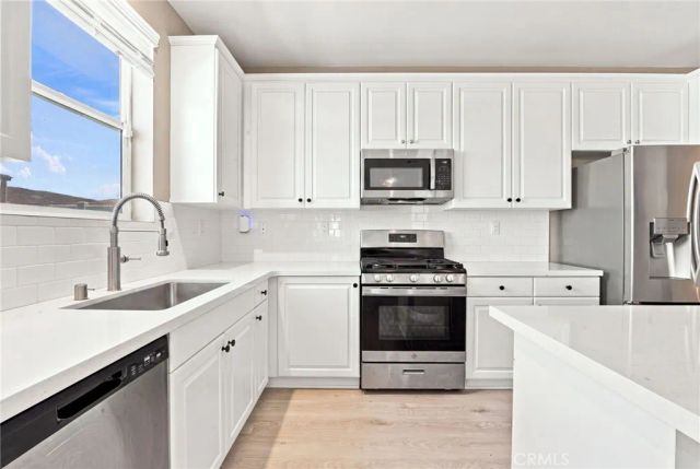 280 Berrybush, Hemet, CA 92543