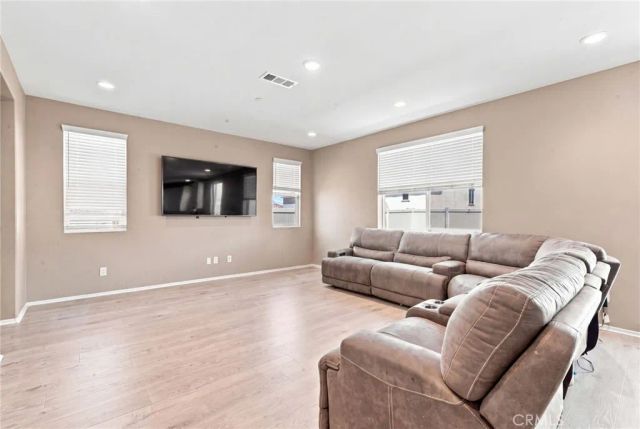 280 Berrybush, Hemet, CA 92543
