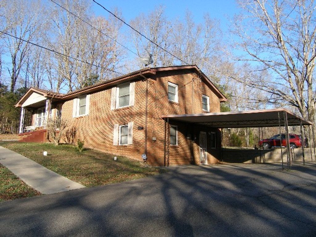 4326 Highway 48, N, Charlotte, TN 37036