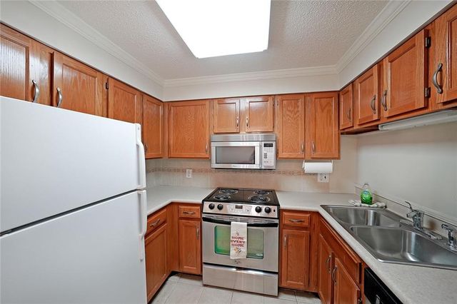 1800 Clairmont Lake 326, Decatur, GA 30033