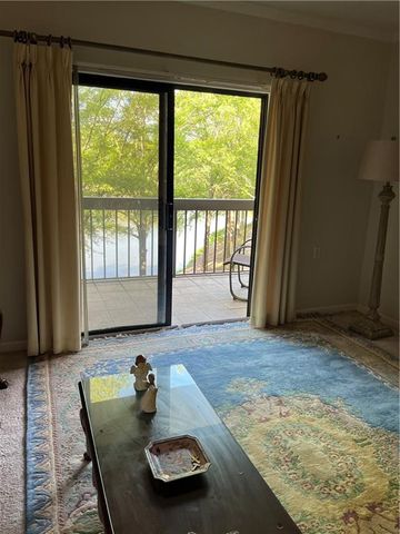 1800 Clairmont Lake 326, Decatur, GA 30033