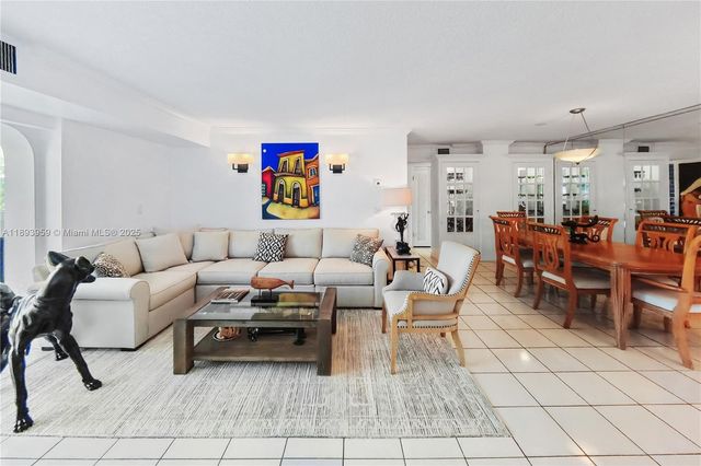 77 Crandon Blvd 3C, Key Biscayne, FL 33149