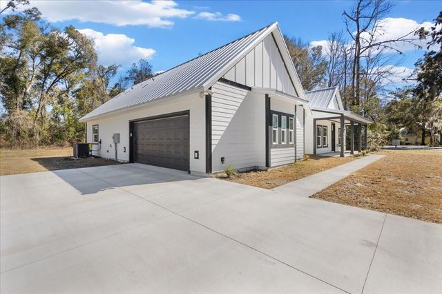 9140 DORIE DRIVE, Fanning Springs, FL 32693