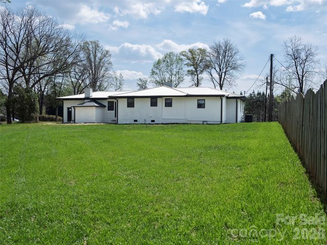 1325 Armstrong Road, Belmont, NC 28012
