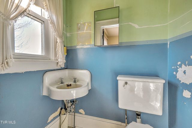 724 Park Street, Bristol, VA 24201