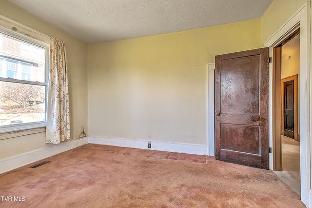 724 Park Street, Bristol, VA 24201