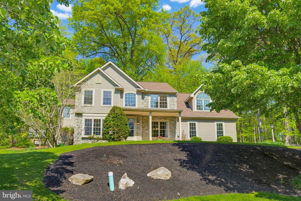 2760 STEVENS SUMMIT DR, Columbia, PA 17512