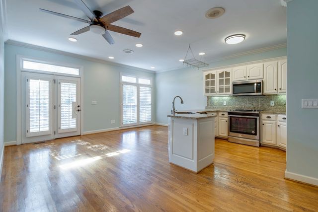 903 Huntington Cir, Nashville, TN 37215