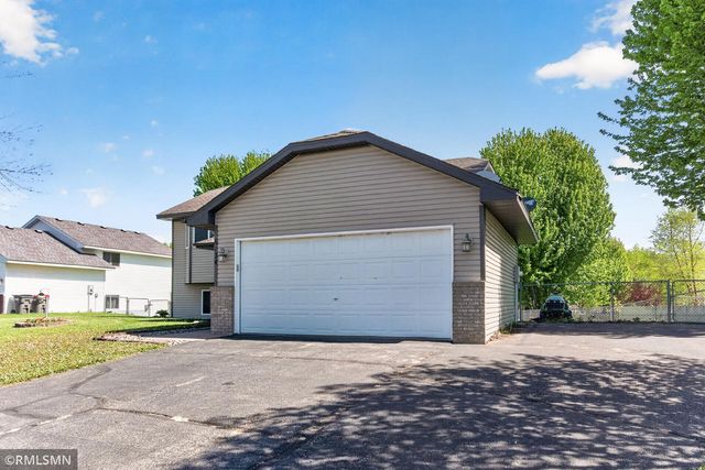 6124 258th Street, Wyoming, MN 55092