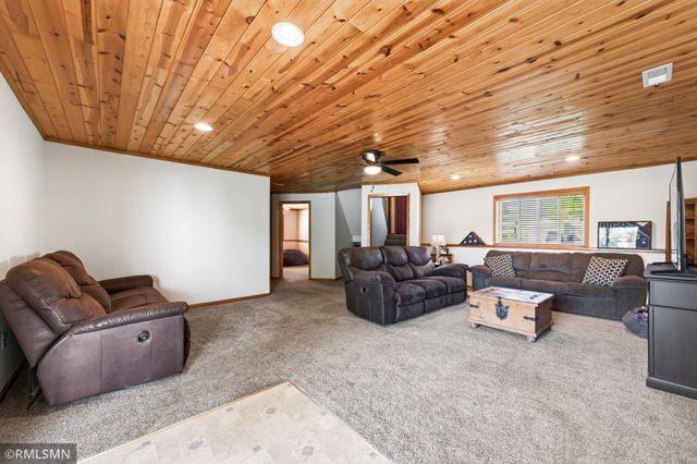 6124 258th Street, Wyoming, MN 55092