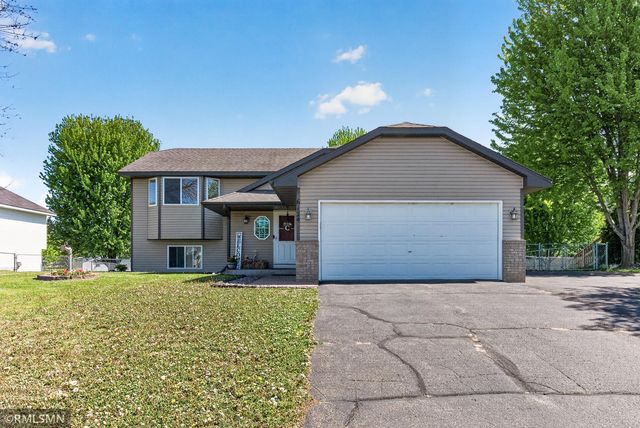 6124 258th Street, Wyoming, MN 55092