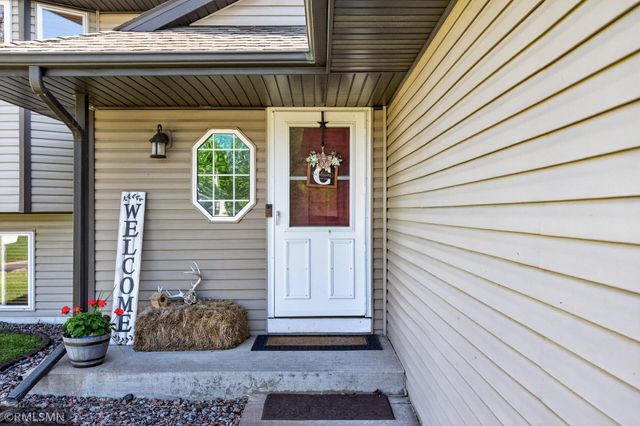 6124 258th Street, Wyoming, MN 55092