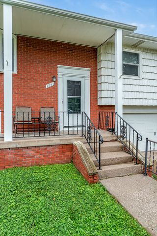 2853 Forest Road, Davenport, IA 52803