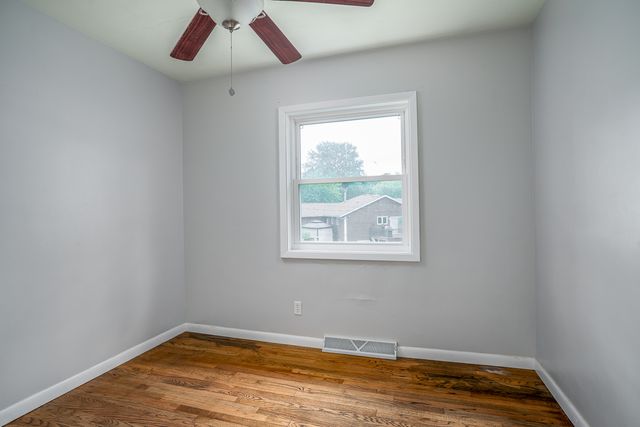 2853 Forest Road, Davenport, IA 52803