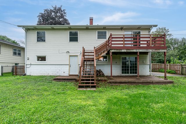 2853 Forest Road, Davenport, IA 52803
