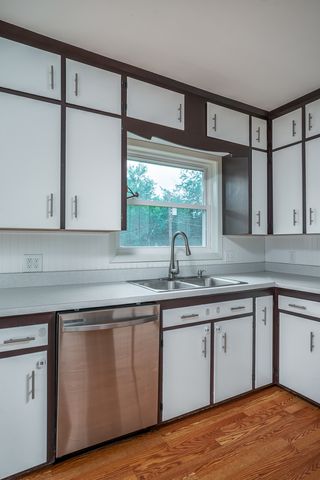 2853 Forest Road, Davenport, IA 52803