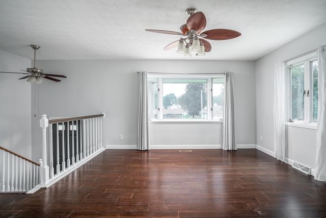 2853 Forest Road, Davenport, IA 52803