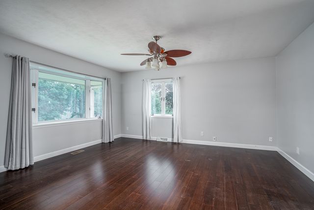 2853 Forest Road, Davenport, IA 52803