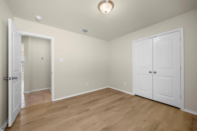 101 Plata LN, Jarrell, TX 76537