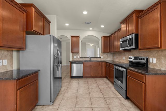 101 Plata LN, Jarrell, TX 76537