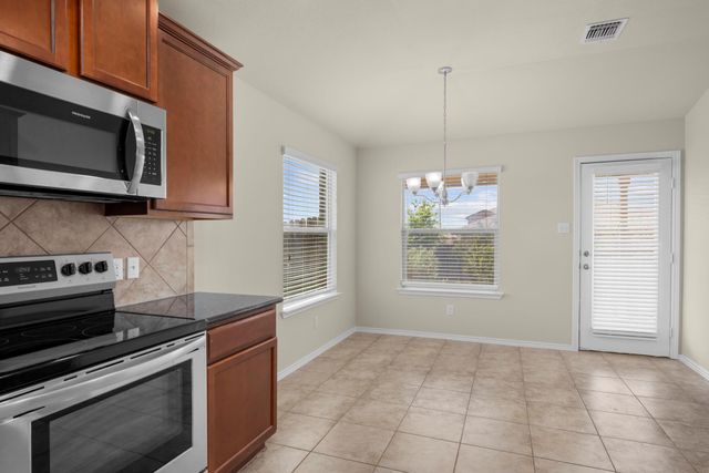 101 Plata LN, Jarrell, TX 76537