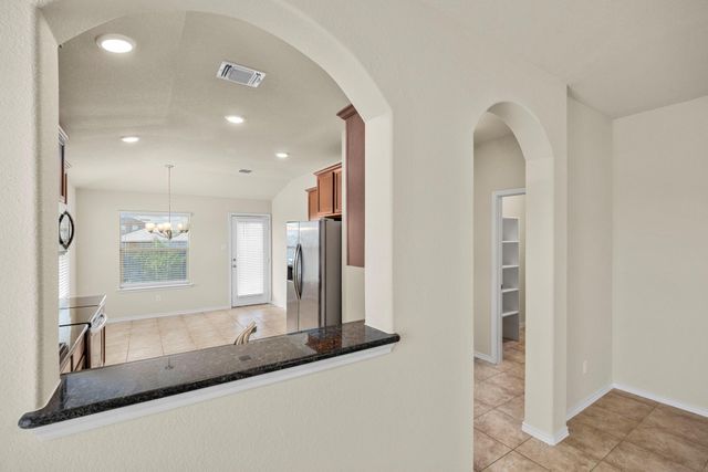 101 Plata LN, Jarrell, TX 76537