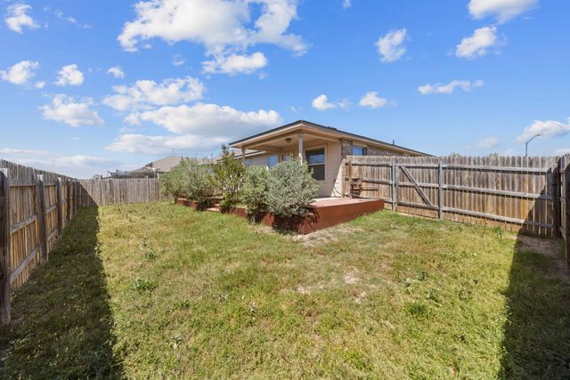 101 Plata LN, Jarrell, TX 76537