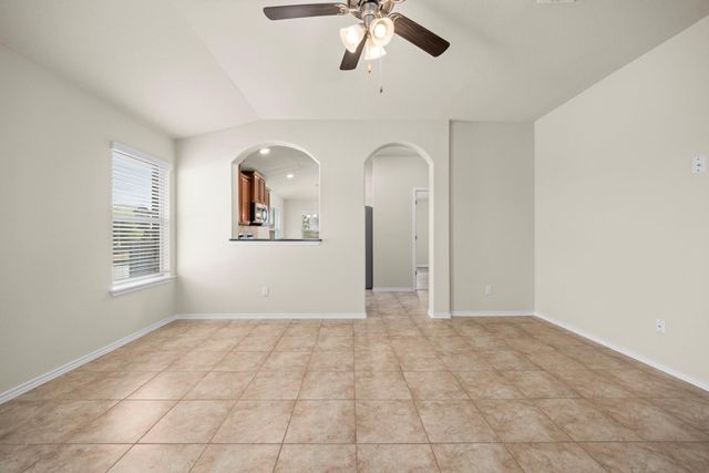 101 Plata LN, Jarrell, TX 76537