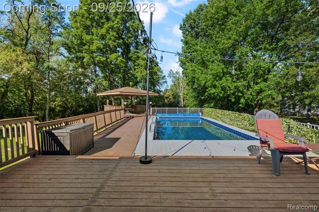 20855 Cass Street, Farmington Hills, MI 48335