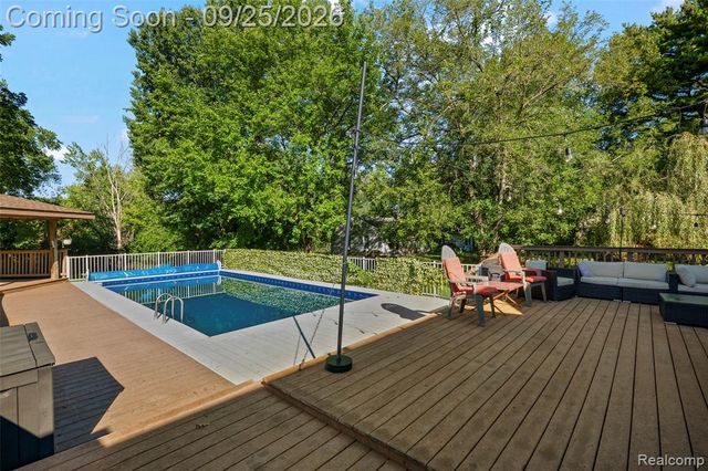 20855 Cass Street, Farmington Hills, MI 48335