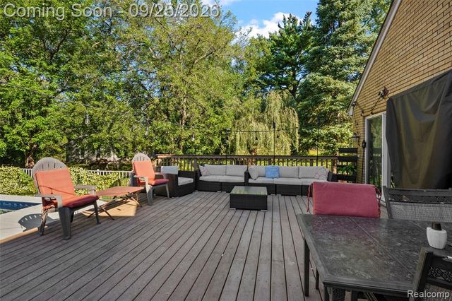 20855 Cass Street, Farmington Hills, MI 48335