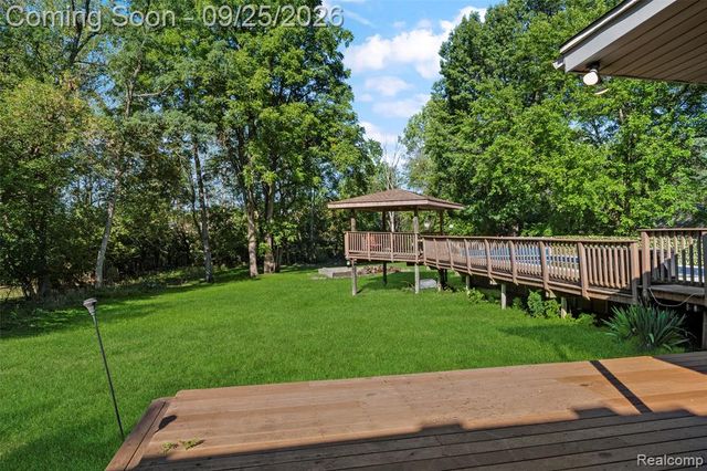 20855 Cass Street, Farmington Hills, MI 48335