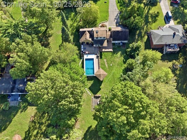 20855 Cass Street, Farmington Hills, MI 48335