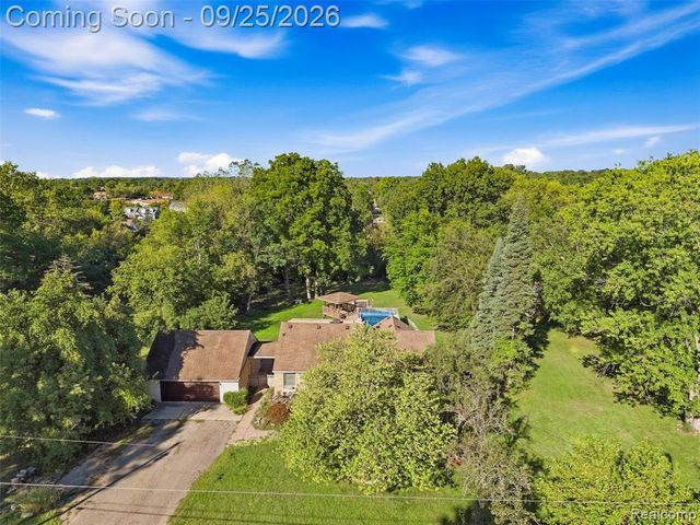 20855 Cass Street, Farmington Hills, MI 48335