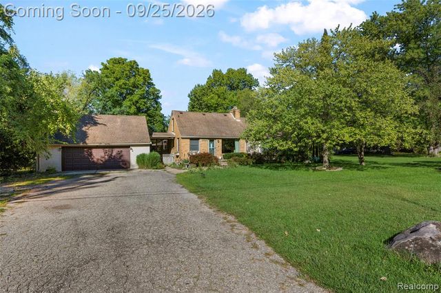 20855 Cass Street, Farmington Hills, MI 48335