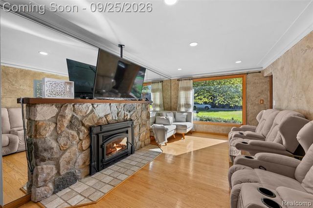 20855 Cass Street, Farmington Hills, MI 48335