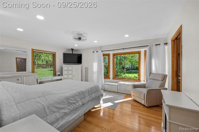 20855 Cass Street, Farmington Hills, MI 48335