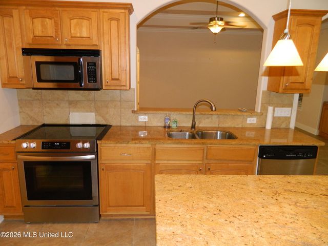 10968 Ala Moana Street, Diamondhead, MS 39525