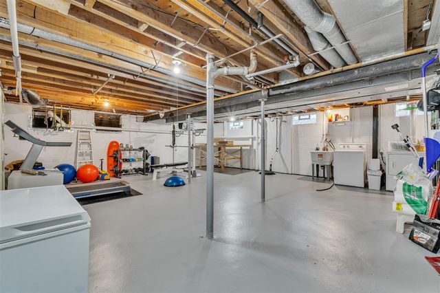 630 Archwood Drive, Ann Arbor, MI 48103