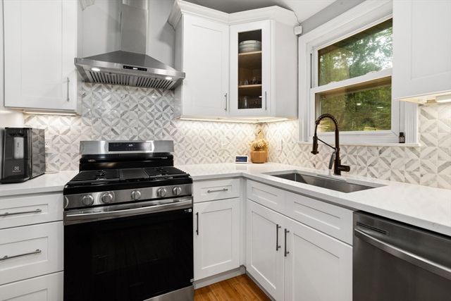 2170 Turnpike St, North Andover, MA 01845