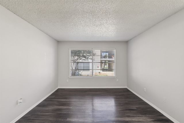 1910 Joe Ramsey Boulevard E, Greenville, TX 75401