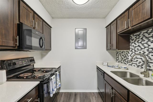 1910 Joe Ramsey Boulevard E, Greenville, TX 75401