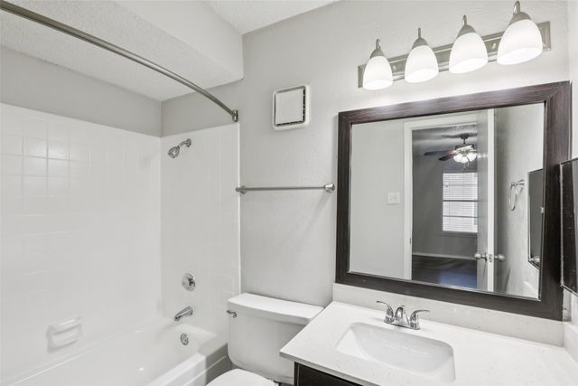 1910 Joe Ramsey Boulevard E, Greenville, TX 75401